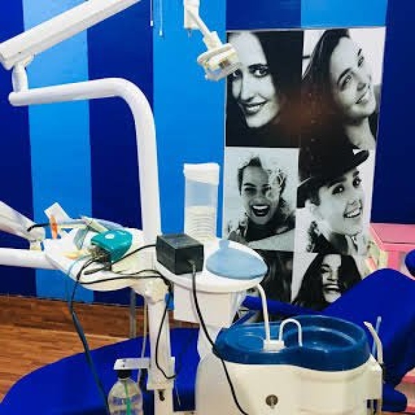 32 Signature Smilez Dental Clinic & Implant centre - Clinictor