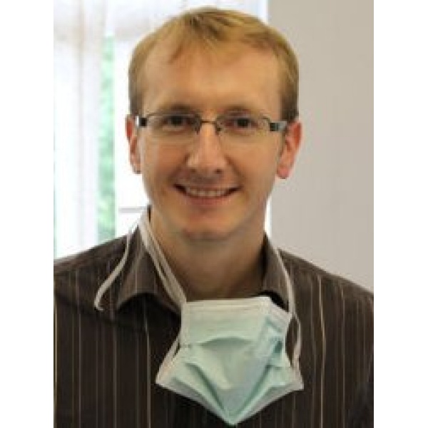 Dent Blanche Dental Implant Centre - Clinictor