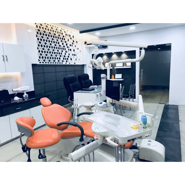 Dental Roots: A Pathway To Bright Smiles - Clinictor