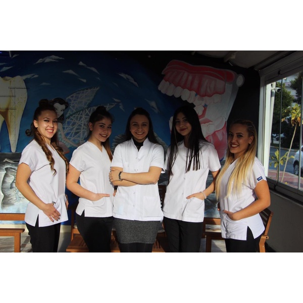 Dentist Demet Karakoc - Clinictor