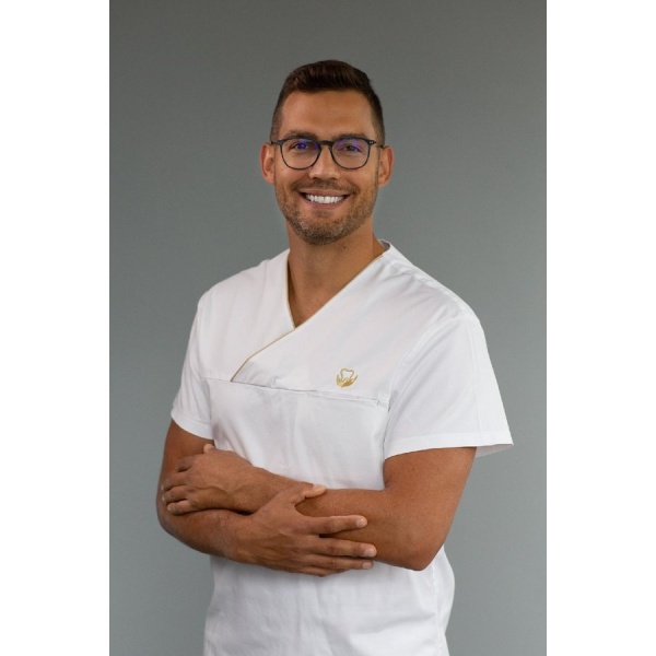Deutscher Zahnarzt Budapest - Clinictor