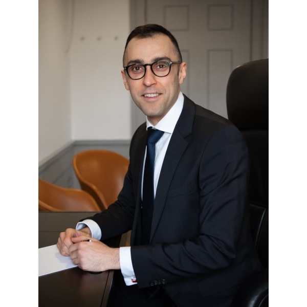 Dr Amir Sadri - Clinictor
