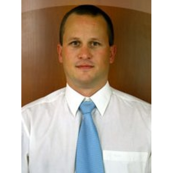 Dr. Becsky Aron - Clinictor