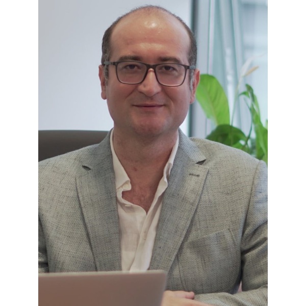 Dr. Deniz Kaya - Clinictor