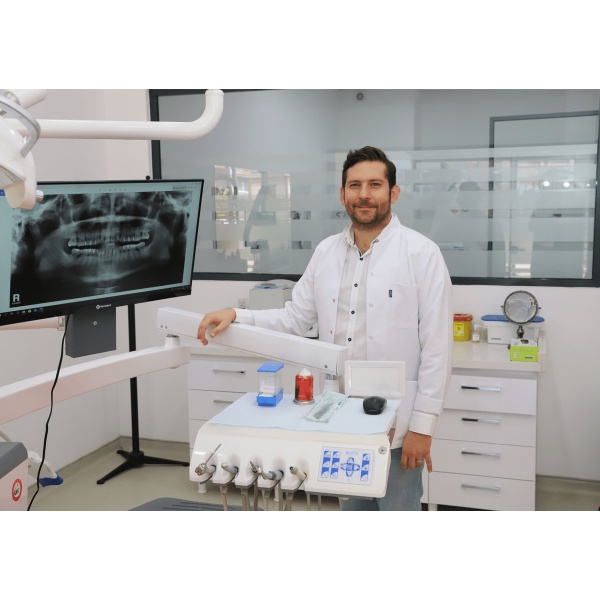 Dr.Dt.Kutay Gürel - Clinictor