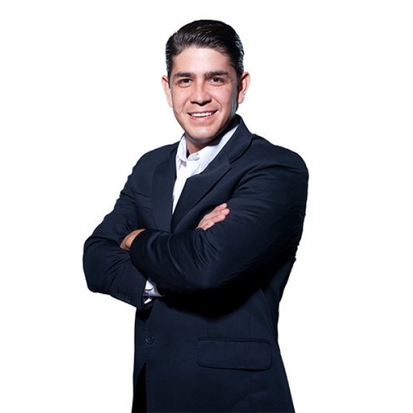 Dr Manuel Garcia - Bariatric Surgeon - Clinictor