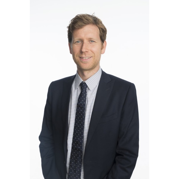Dr Ross MacIntyre - Northern Eye Consultants - Clinictor