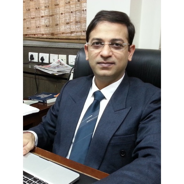 Dr. Sumit Malhotra । Apollomedics Super Speciality Hospitals - Clinictor