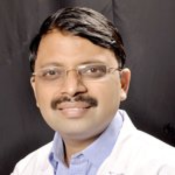 Dr. Vineet Bansal Dental Implantologist Chandigarh - Clinictor