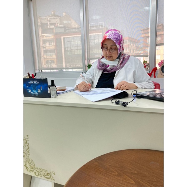 Dt Fatma Betül Ateş - Clinictor