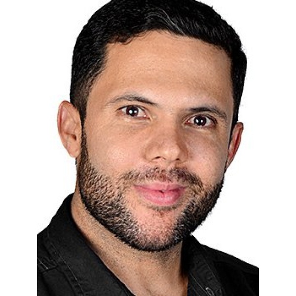 Eduard Guzman Cirujano Plastico - Hospital Sn. Rafael - Clinictor