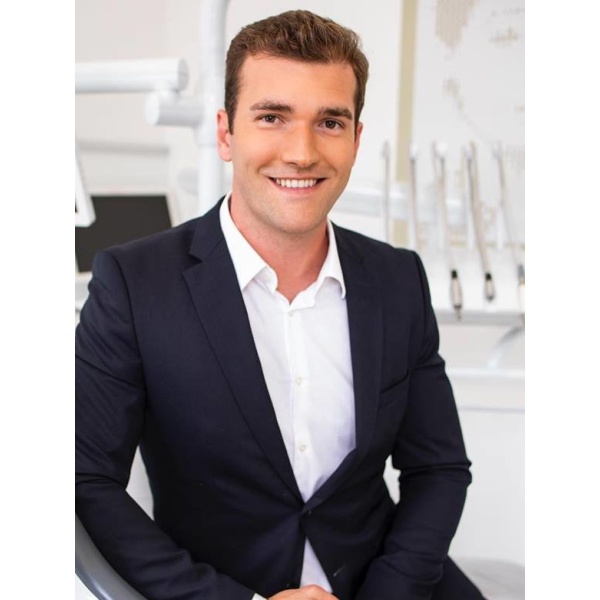 Fehér Dental Team - Clinictor