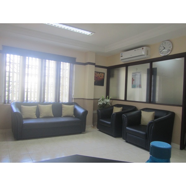 Hair Rootz - Cochin , Kerala - Clinictor