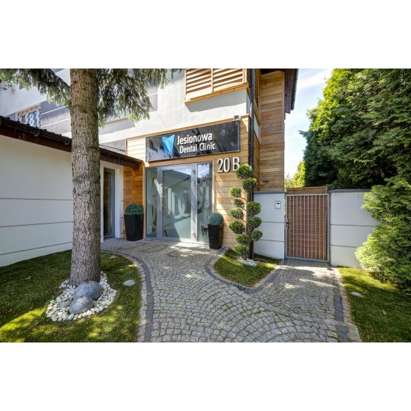 Jesionowa Dental Clinic - Clinictor