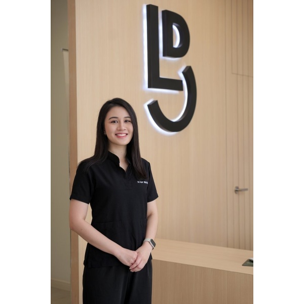 Light Dental Clinic - Clinictor