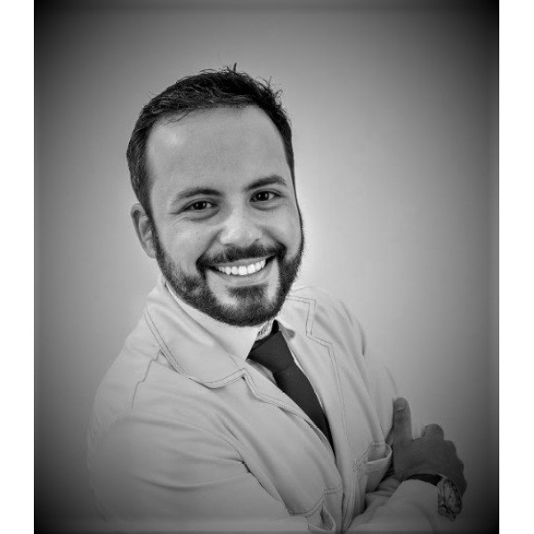 Prof. Dr. Rowan Vilar - Dental Implants and Venners Specialist - Clinictor