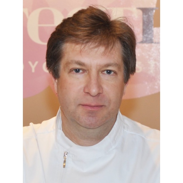 Robert Janczura - Klinika Medycyjny Estetycznej PerfectLift - Clinictor
