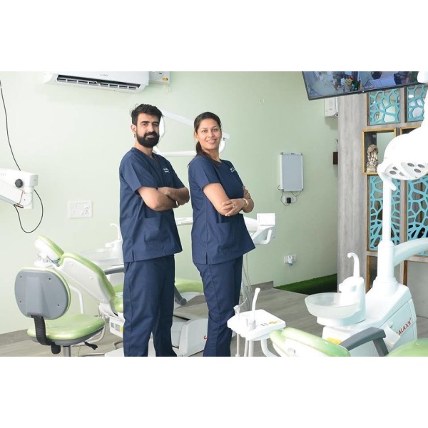 Roots And Crown Microdentistry - Clinictor