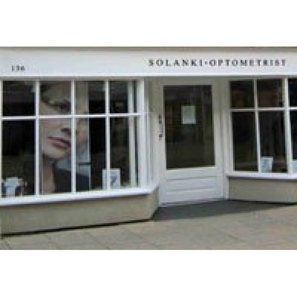 Solanki Optometrist Huntingdon - Clinictor