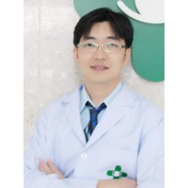 Top Charoen Eye Center - Clinictor