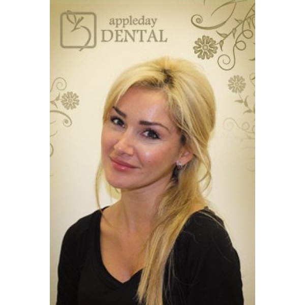 Clinictor - Appleday Dental Mississauga Clinic - Adrijana --