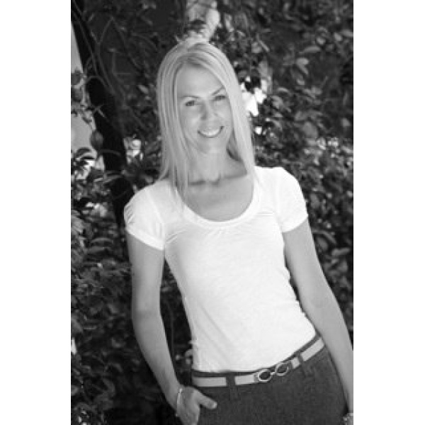 Clinictor - XY Skin and Body Specialists - Garden City - April Jones