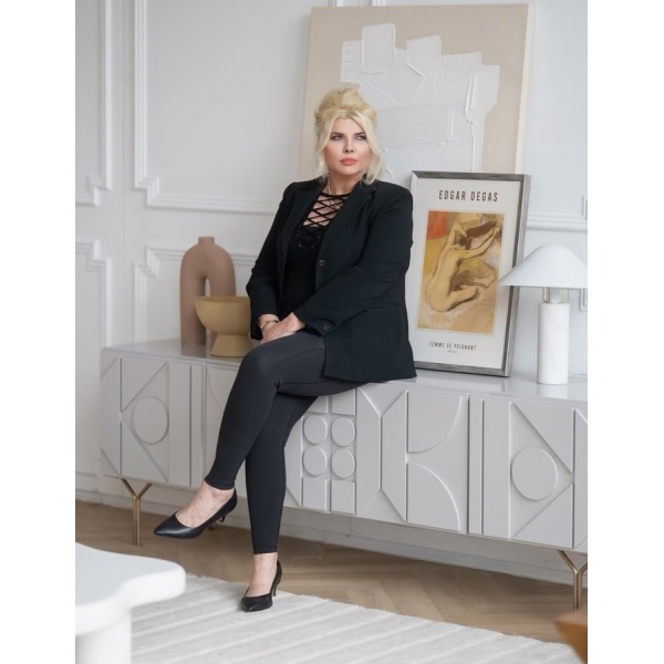 Clinictor - New Age Laser, Medical Spa and Salon - Kitchener - Bev Sikorski