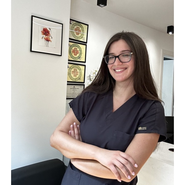 Clinictor - Sanart Dental Studio - Dr Adela Xharo