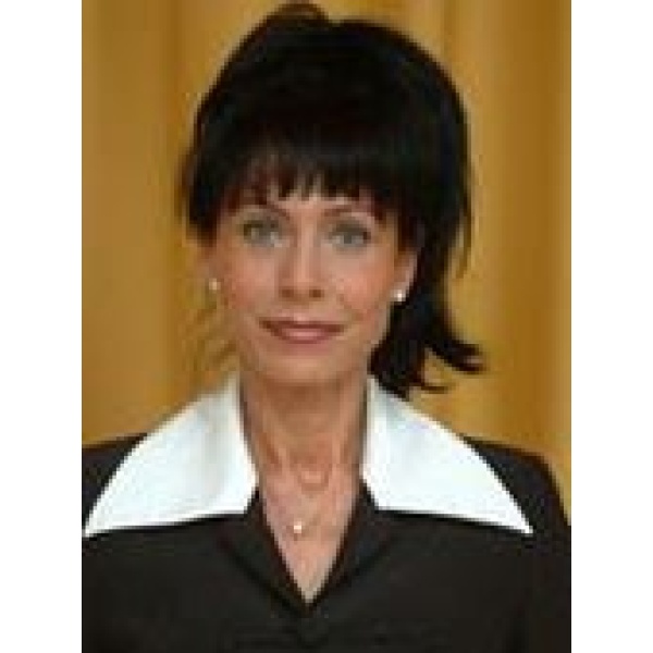 Clinictor - Private White Pearl Dental Clinic - Dr Adrienne Gyorfi