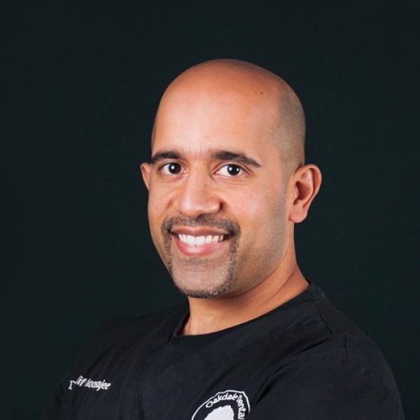 Clinictor - Oakdale Dental Practice - Dr Alif Moosajee