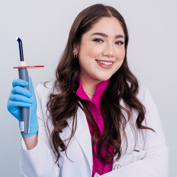 Clinictor - Smilers Dental Clinic - Dr Ángela Galván