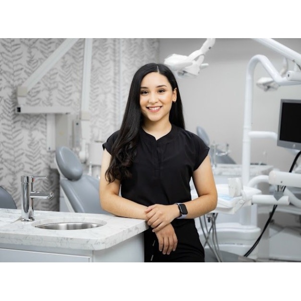 Clinictor - Premiere Dental Clinic - Dr Brenda Mayagoitia