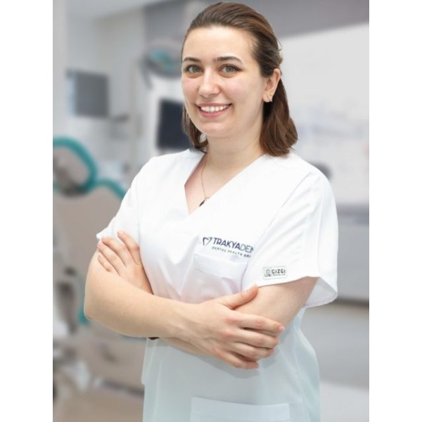 Clinictor - TrakyaDent Dental Health Center - Dr Buse Bi̇lgi̇n