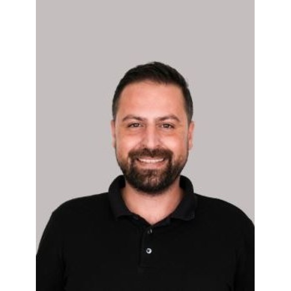 Clinictor - Flor Ağız ve Diş Sağlığı Polikliniği - Dr Çağdaş Yücetürk