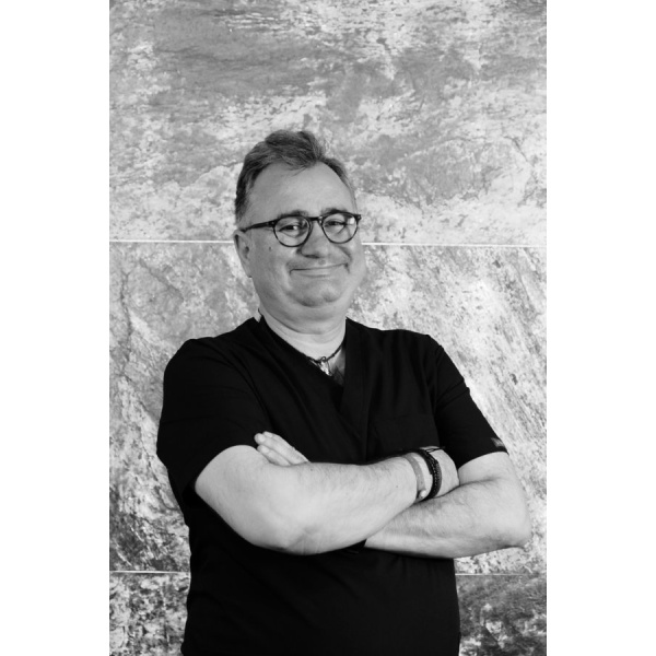 Clinictor - Hi̇ldent Ağiz Ve Di̇ş Sağliği Poli̇kli̇ni̇ği̇ - Dr Can Ergün