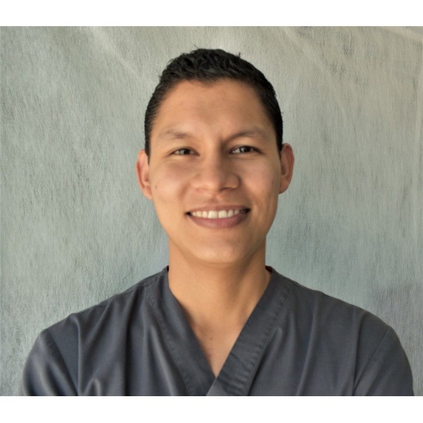 Clinictor - Dental Alvarez  Zona Rio - Dr Carlos Eduardo  Estrada Cardenas