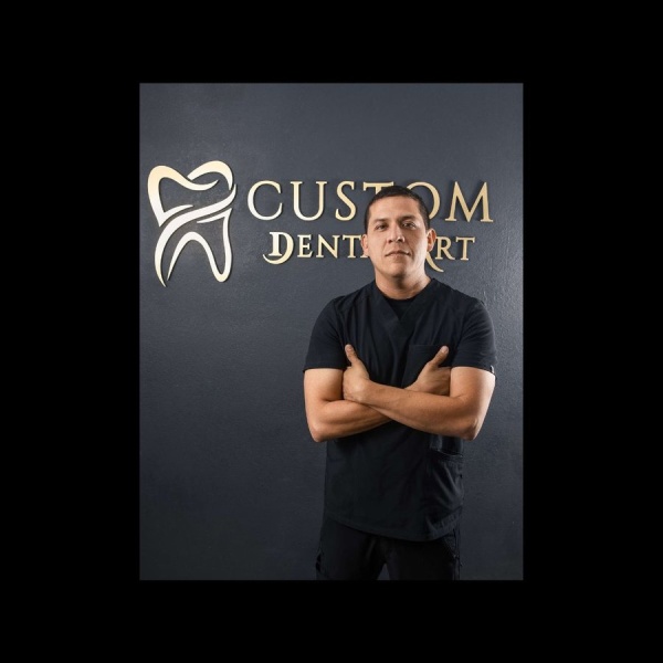 Clinictor - Custom Dental Art - Dr Cristhian Corrales Fierros