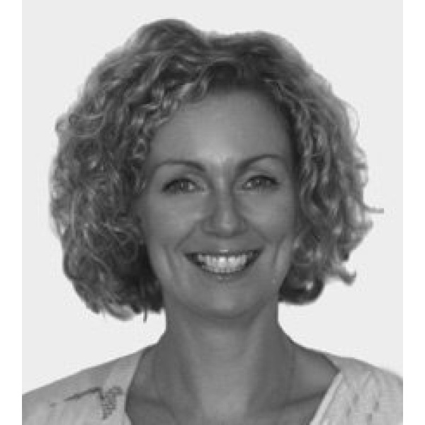 Clinictor - Centre for Implant Dentistry - Dr Darina McCartan BDS (Glas)