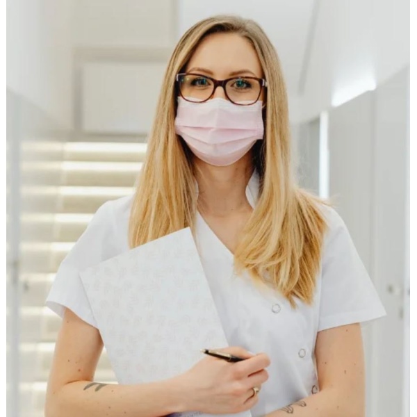 Clinictor - Mete Dental Clinic - Dr Ecem SALMAZ
