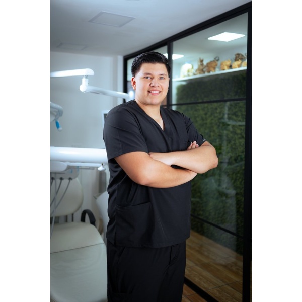 Clinictor - DDS Nilza Marquez Implant Specialist - Dr EDDER  NORZAGARAY MARQUEZ