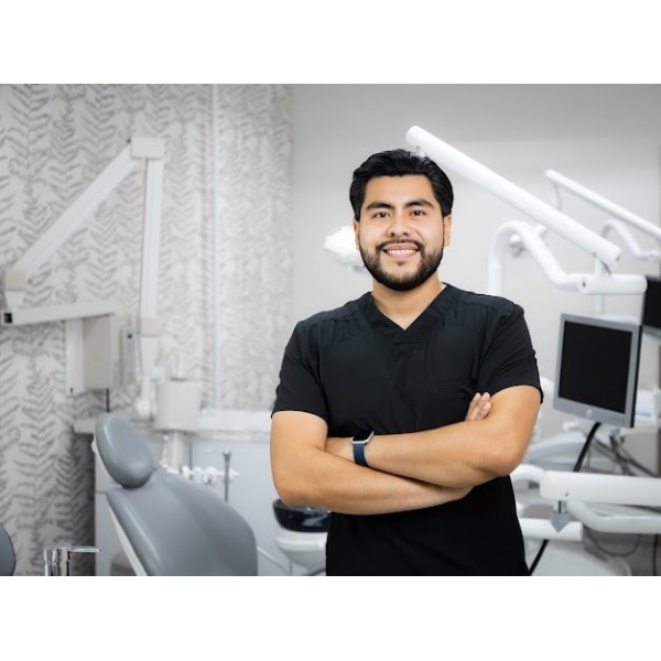 Clinictor - Premiere Dental Clinic - Dr Eduardo Fregozo