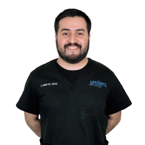 Clinictor - Smilers Dental Clinic - Dr Enrique Díaz