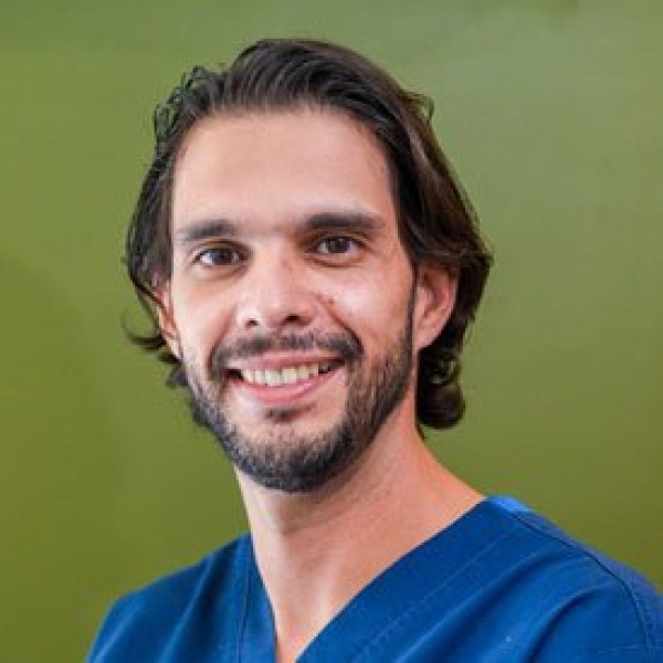 Clinictor - Costa Rica Dental Implants Clinic - Dr Ernesto Barquero