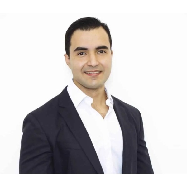 Clinictor - Plastic Surgery Dr Everardo Valdez - Dr Everardo Valdez