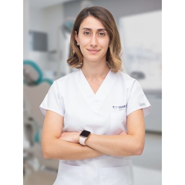 Clinictor - TrakyaDent Dental Health Center - Dr Helin Nisa Bi̇çi̇ci