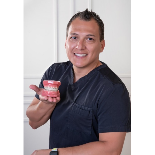 Clinictor - THE SMILE SHOPPE - Dr Homero Rivera