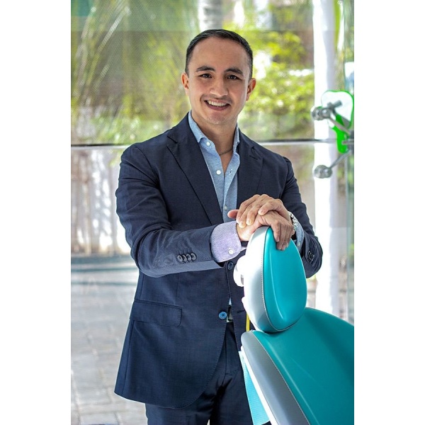 Clinictor - Cancun Dental Design - Dr Hugo Zamora