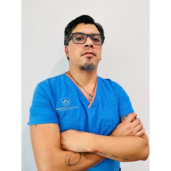 Clinictor - Canam Smile Makeover - Dr Ivan Arredondo