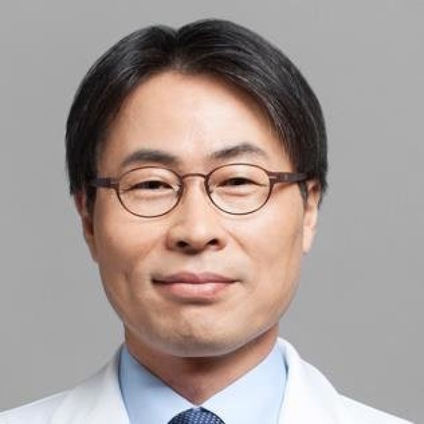 Clinictor - Kim's Eye Hospital - Dr Jae Woo Jang