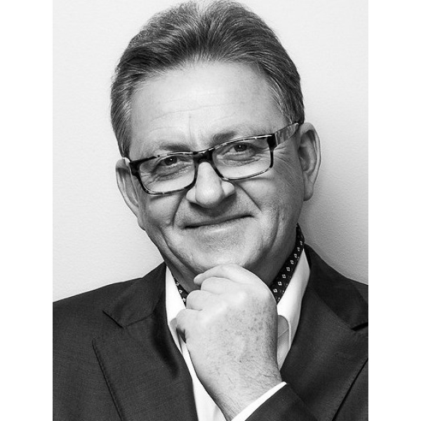 Clinictor - Sopocka Fabryka Urody - Dr Janusz Zdzitowiecki